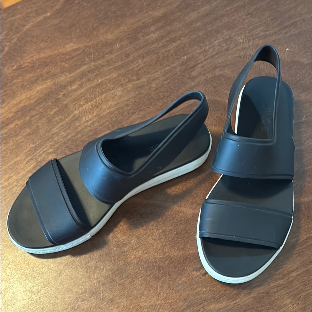 Vince Black Sandals Sporty Slip-On Comfort